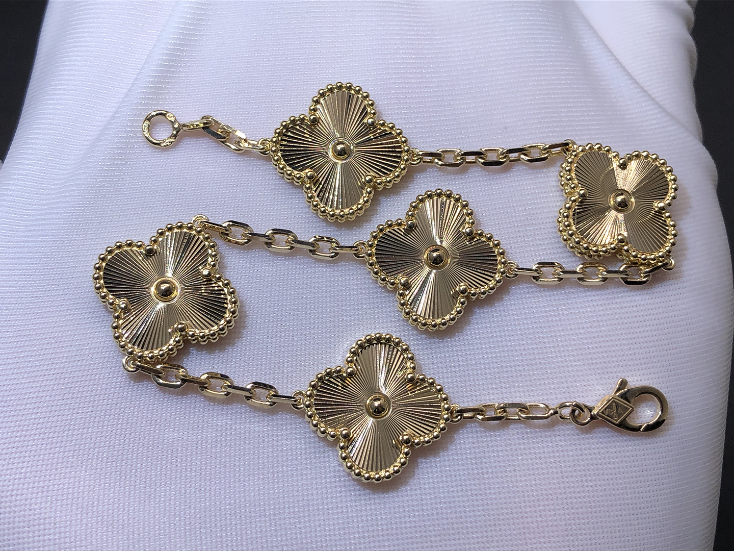 Van Cleef & Arpels Vintage Alhambra 5 Motifs Guilloché 18K Yellow Gold Bracelet  VCARP3JK00